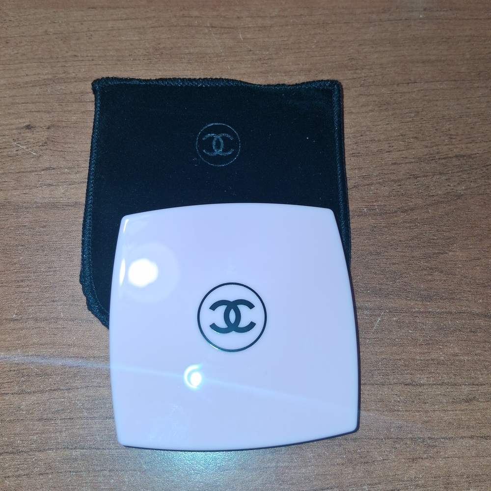 Chanel Pink Compact with Black Pouch - Picture 3 of 3